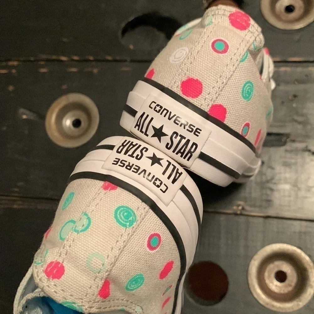 Girls CONVERSE Chuck Taylor ALL STAR Circle Print OX Sneakers